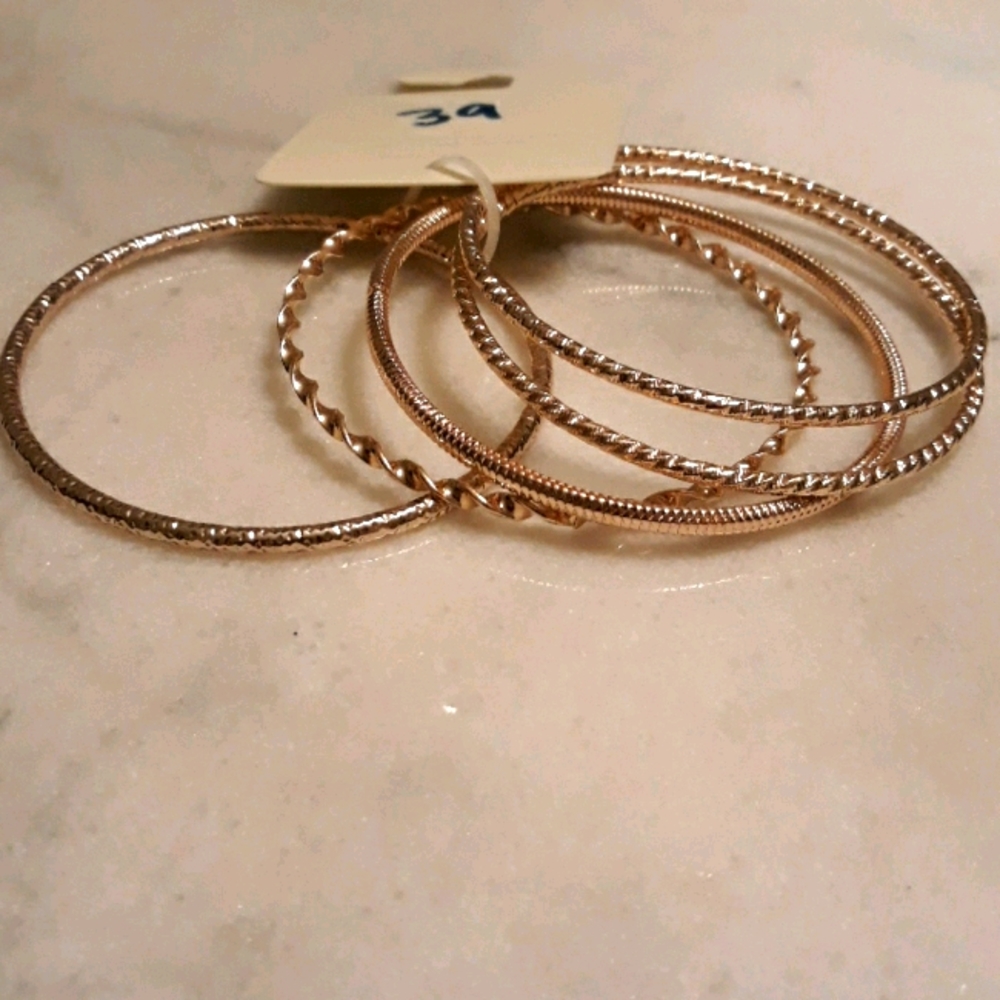 Set of 5 bracelets
